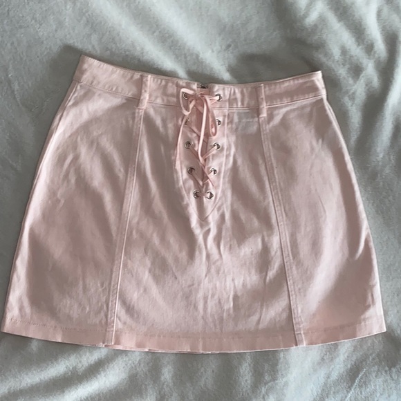 Forever 21 Baby Pink Mini Skirt - Picture 2 of 5